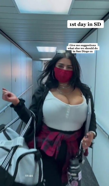 Foto di nudo di fuga di OnlyFans di Charlotte Godoy