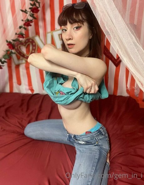 Nahá fotka uniklých OnlyFans od Gemini Chrysalis