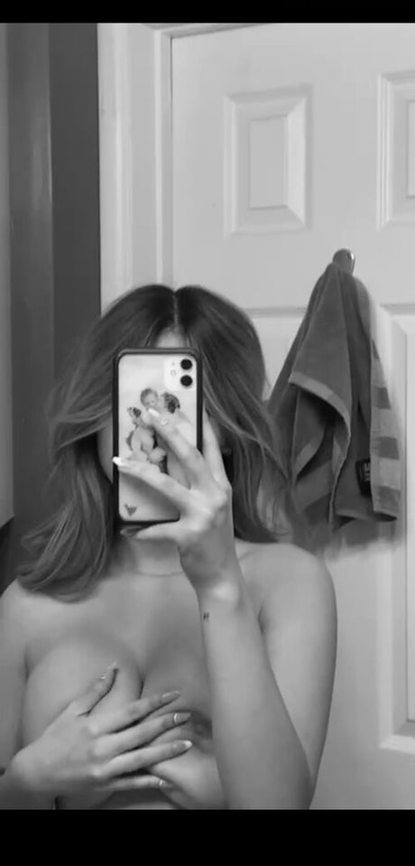 Nahá fotka uniklých OnlyFans od Kimvuongg