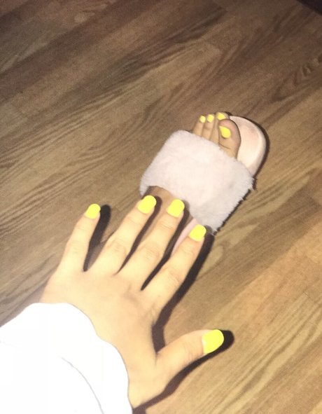 Alaston vuotanut OnlyFans-kuva Mayabijouxxx