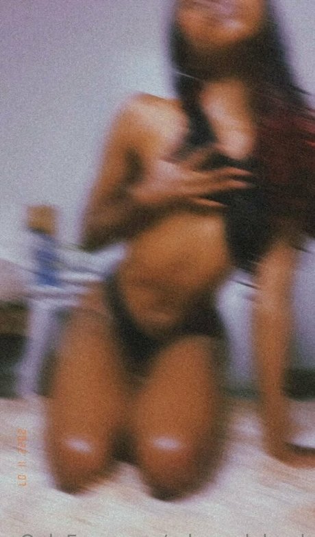 Foto di nudo di fuga di OnlyFans di Robynndabank