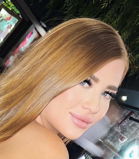 Naakte gelekte OnlyFans-foto van Kyleen Irvine