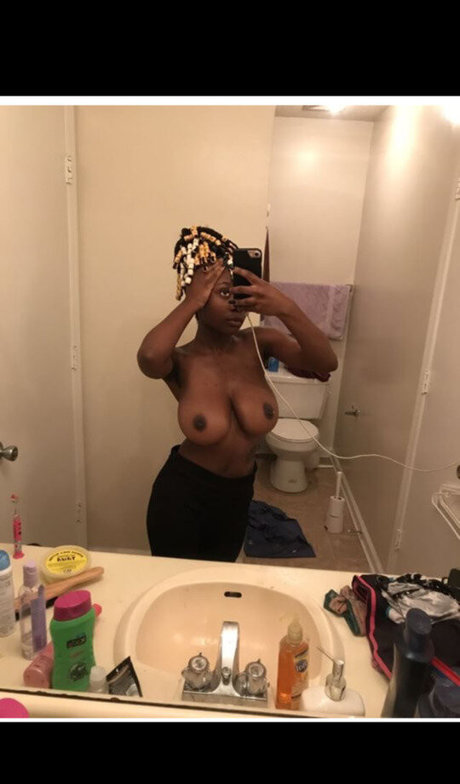 Foto nua vazada do OnlyFans de Noelle Kaylahrich