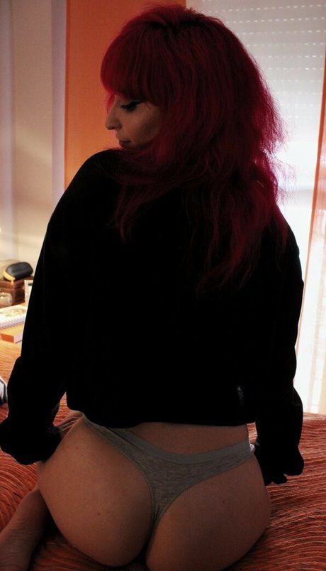 Alasti lekkinud OnlyFans-i pilt Celialindermann