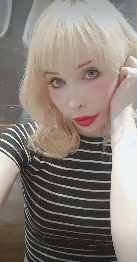 Foto di nudo di fuga di OnlyFans di Sarinavalentina