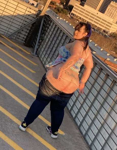 Обнаженная фотография утечки OnlyFans от Voluptuouscooper