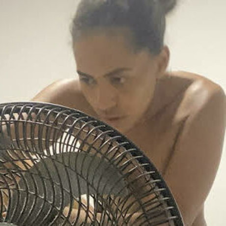 Naken läckt OnlyFans-bild av Renata Santos