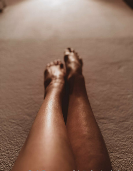Kinkyfeetonly4you