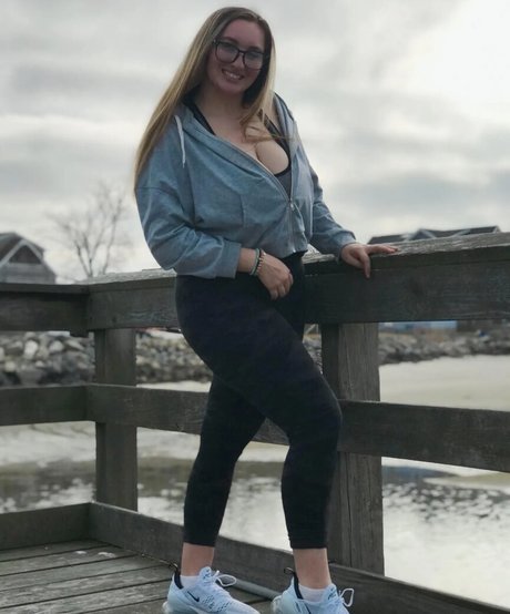 Nahá fotka uniklých OnlyFans od Angelina C
