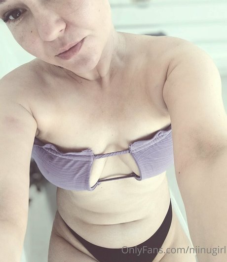 Обнаженная фотография утечки OnlyFans от Niinugirl