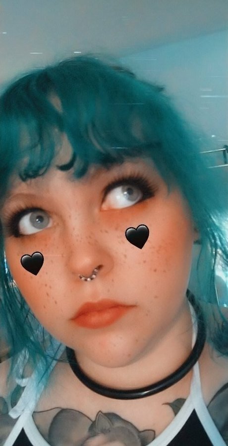 Naken läckt OnlyFans-bild av Fluxkitten