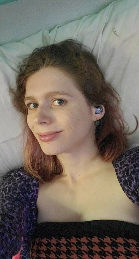 Naken lekkede OnlyFans-bilde av Rainiebun