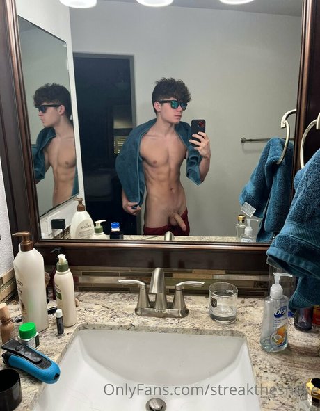 Naken lekkede OnlyFans-bilde av Streakthesnake