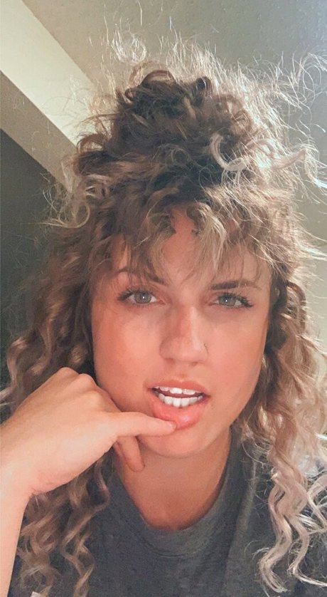 Naken läckt OnlyFans-bild av Nicholemhoward