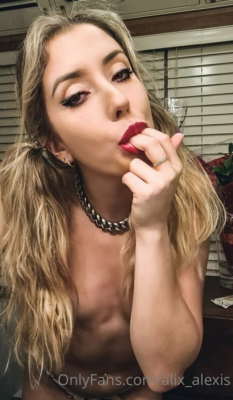 Nahá fotka uniklých OnlyFans od Alixalexis