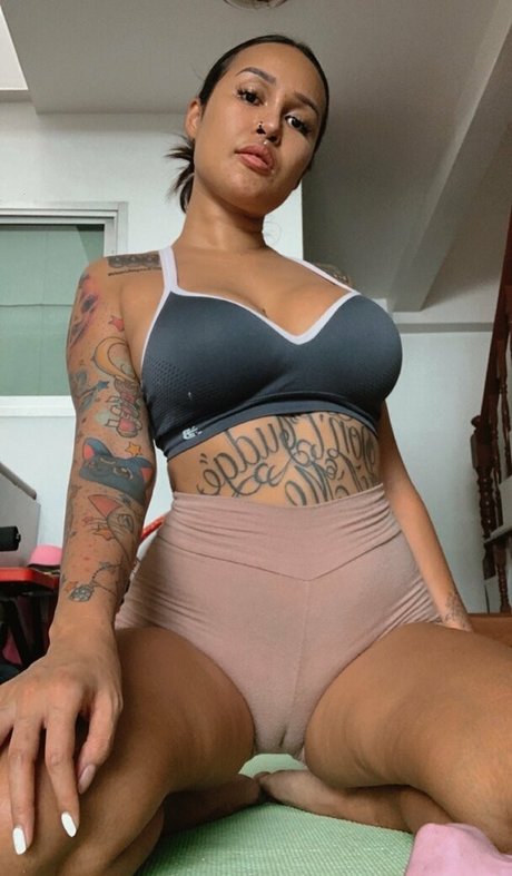 Naken läckt OnlyFans-bild av Yourbadassbabe