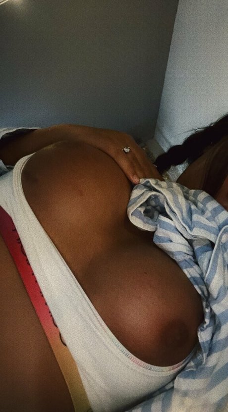 Naken lekkede OnlyFans-bilde av Madixmcc