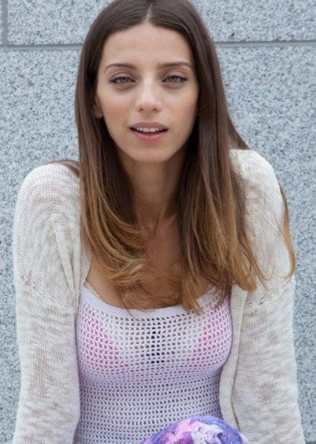 Обнаженная фотография утечки OnlyFans от Angela Sarafyan