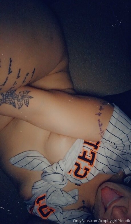 Trophygirlfriendk