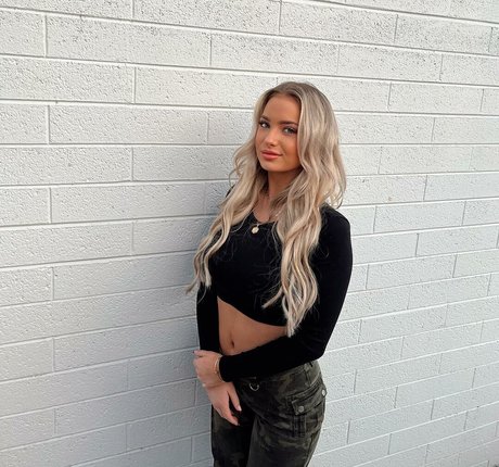 Nahá fotka uniklých OnlyFans od Chloe H