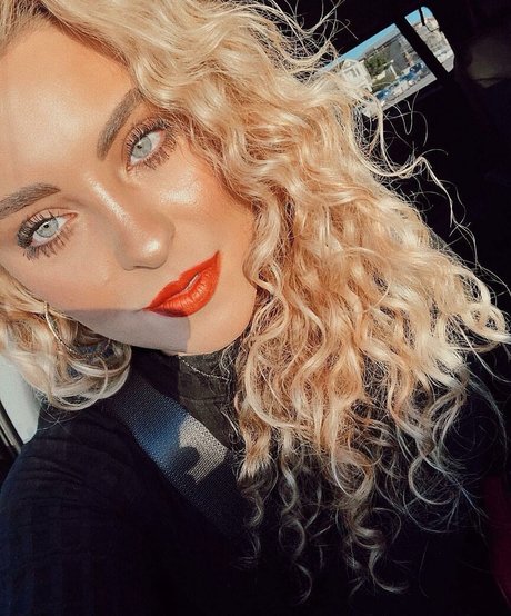 Caroline Wall