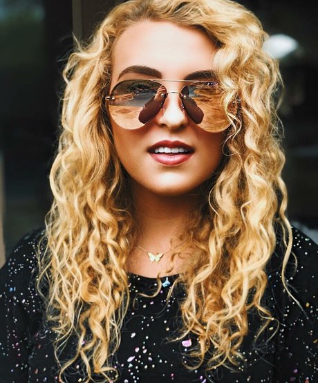 Caroline Wall