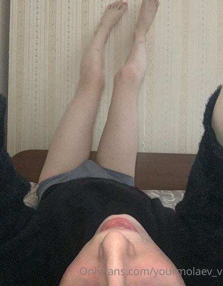 Nacktes geleaktes OnlyFans-Foto von Yourmolaevv