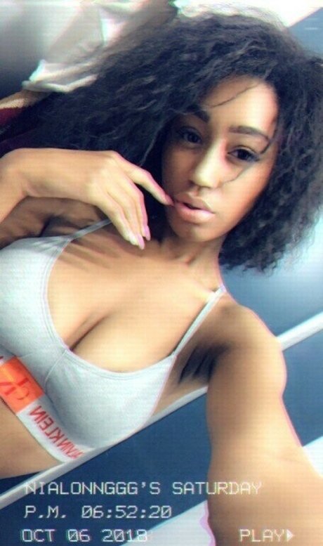 Nia Simone