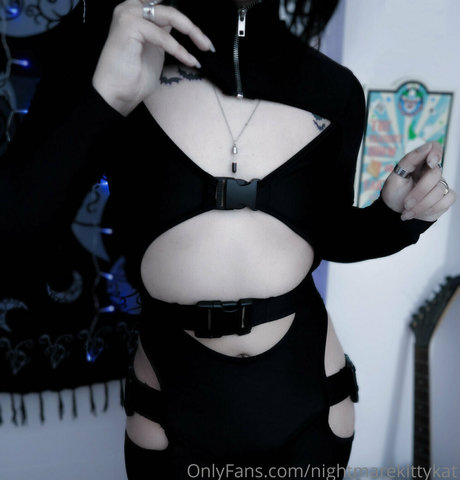 Alasti lekkinud OnlyFans-i pilt Nightmarekittykat
