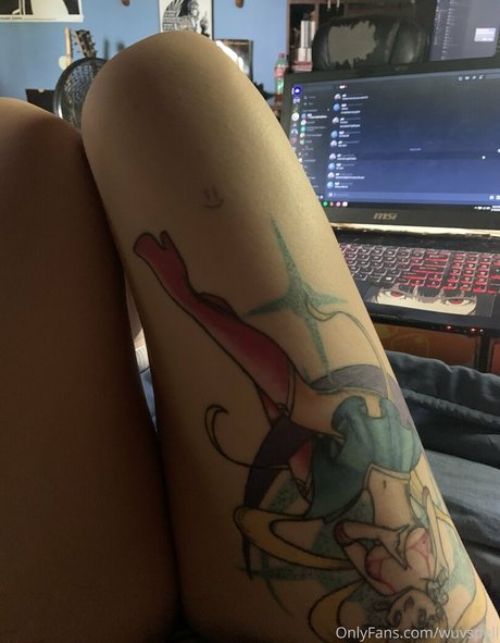 Foto di nudo di fuga di OnlyFans di Wuvspell