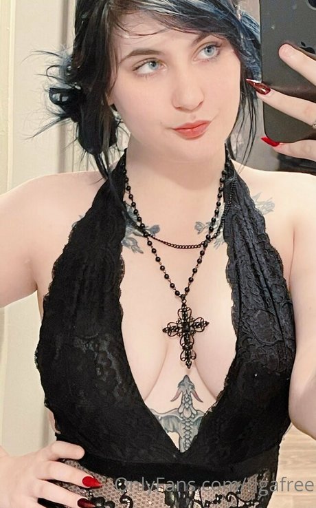 Naakte gelekte OnlyFans-foto van Dgafree