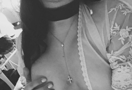 Naken läckt OnlyFans-bild av Succubuskino