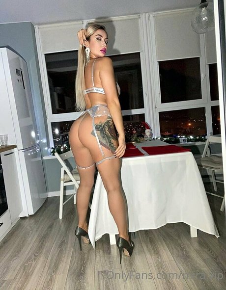 Alaston vuotanut OnlyFans-kuva Miravip