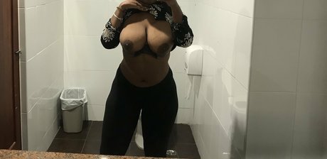 Nahá fotka uniklých OnlyFans od Ailkitty