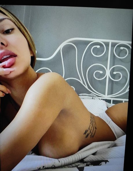 Naken lekkede OnlyFans-bilde av Stella Marshall