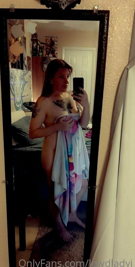 Naakte gelekte OnlyFans-foto van Lewdladyj