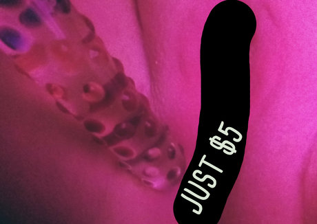 Naken läckt OnlyFans-bild av Vauxibox