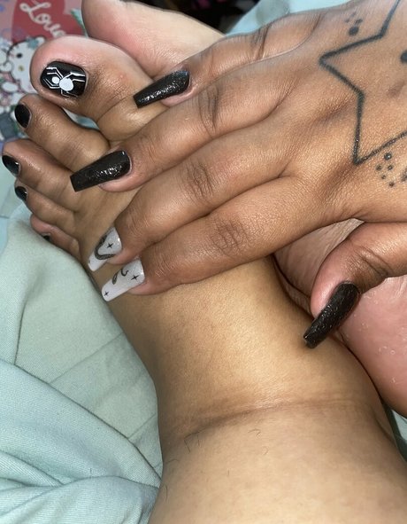 Nahá fotka uniklých OnlyFans od Goddesskonata