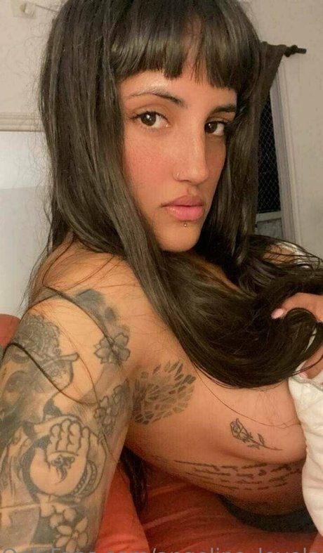 Обнаженная фотография утечки OnlyFans от Angelinalovelance