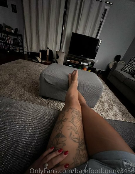 Nøgent lækket OnlyFans-billede af Barefootbunny3456