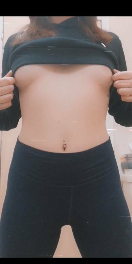Naken läckt OnlyFans-bild av Mrsinnocennnt