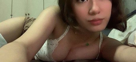 Naakte gelekte OnlyFans-foto van Yotanwas