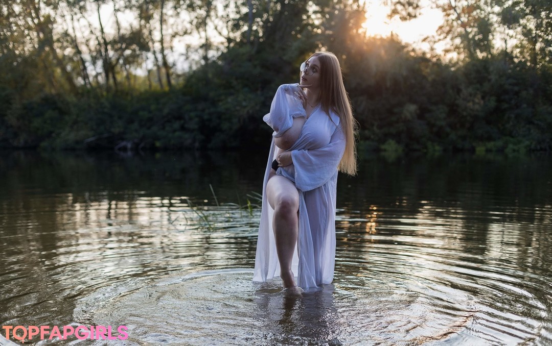 Alaston vuotanut OnlyFans-kuva Lucy Laistner #160