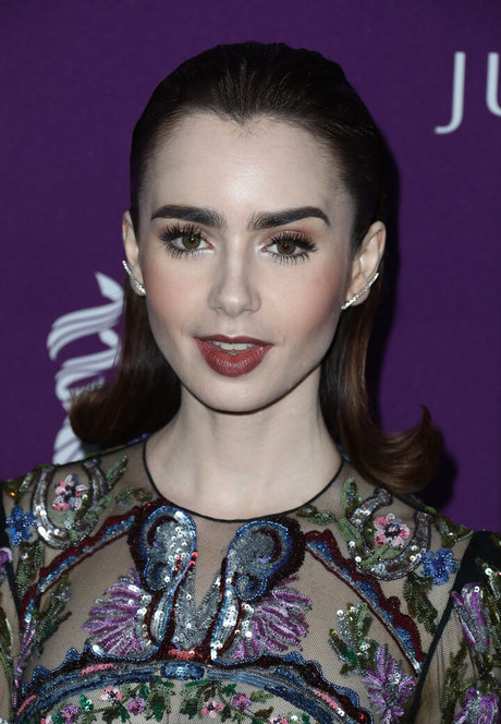 Naken lekkede OnlyFans-bilde av Lily Collins