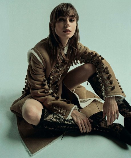 Lily Collins