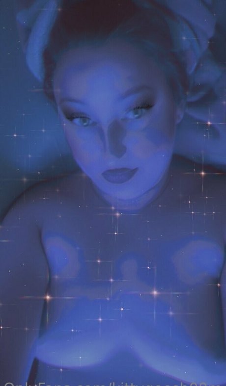 Nahá fotka uniklých OnlyFans od Kittygoesb00m