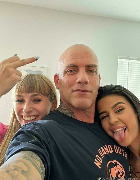 Angelyoungsxxx