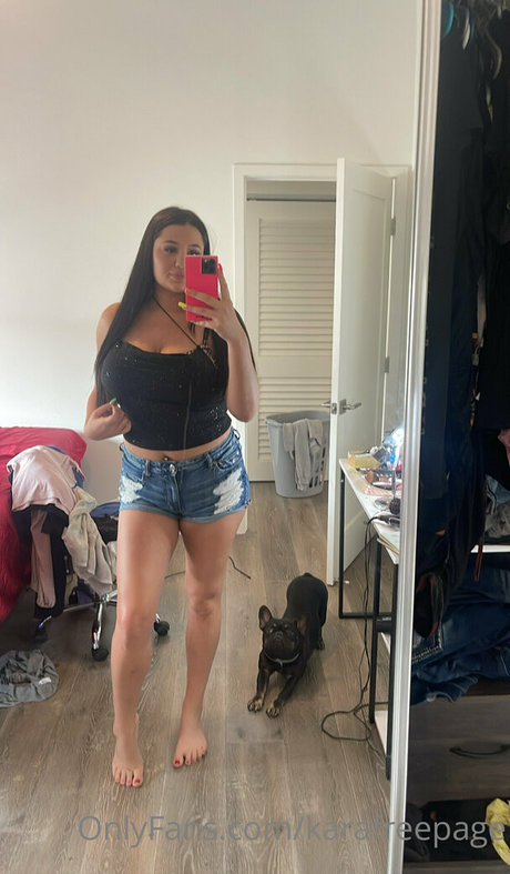 Naken läckt OnlyFans-bild av Karafreepage