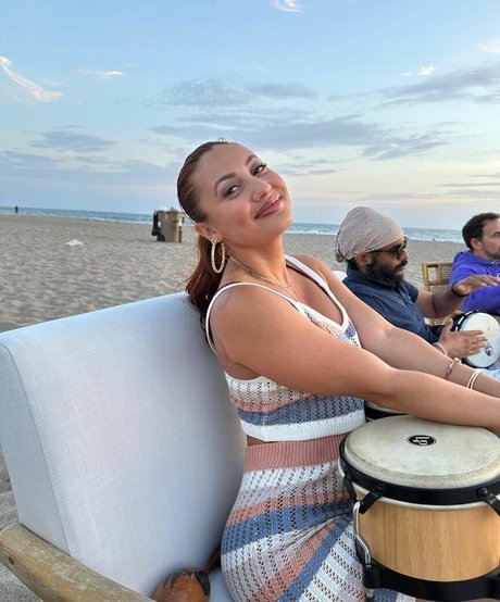 Francia Raisa