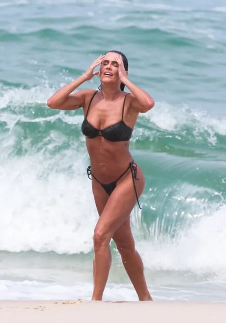 Deborah Secco